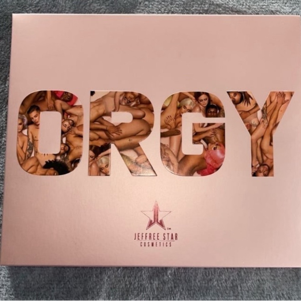 Jeffree star eyeshadow palette